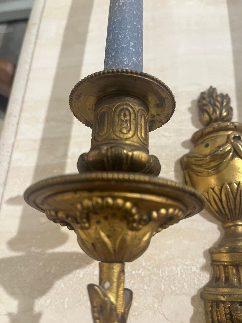 Luigi XVI Coppia di sconsigliere neoclassiche in bronzo dorato del XIX secolo in vendita