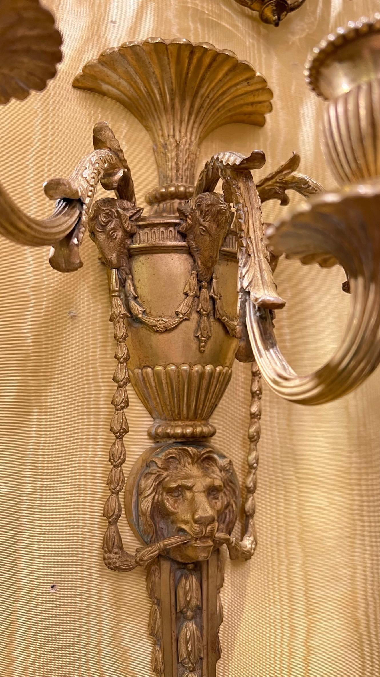Paire d'appliques en bronze doré du 19ème siècle de style géorgien anglais en vente 9