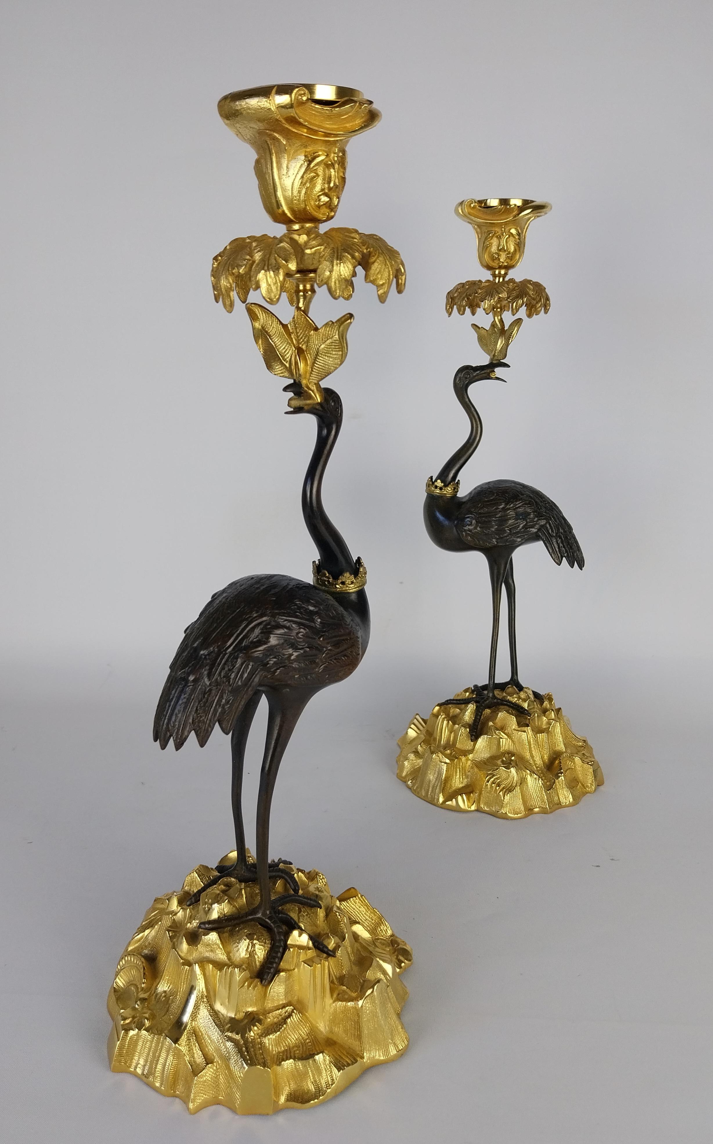 Coppia di candelieri a cicogna in bronzo dorato del XIX secolo In condizioni buone in vendita a Staffordshire, GB