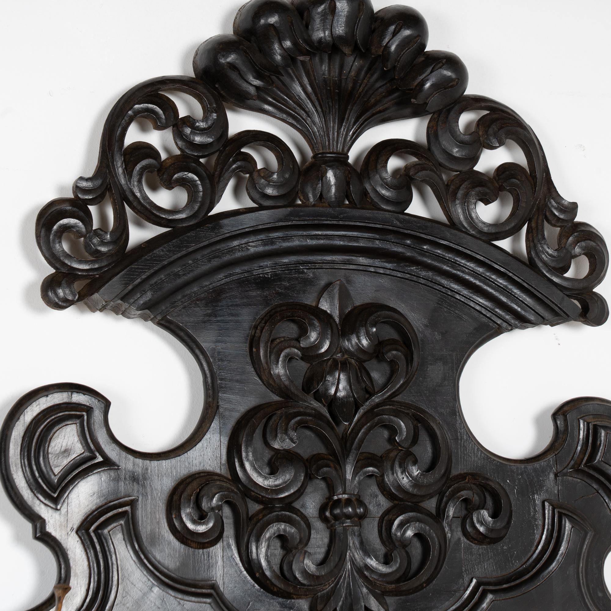 Espagnol Paire de tables consoles d'entrée du XIXe siècle avec miroir, porte-manteau et porte-parapluie en vente