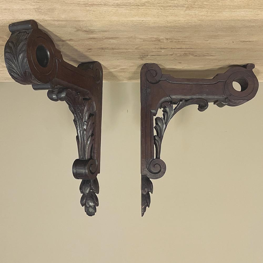 Pair 19th Century Hand-Carved Corbels ~ Drapery Rod Holders In Good Condition For Sale In Dallas, TX
