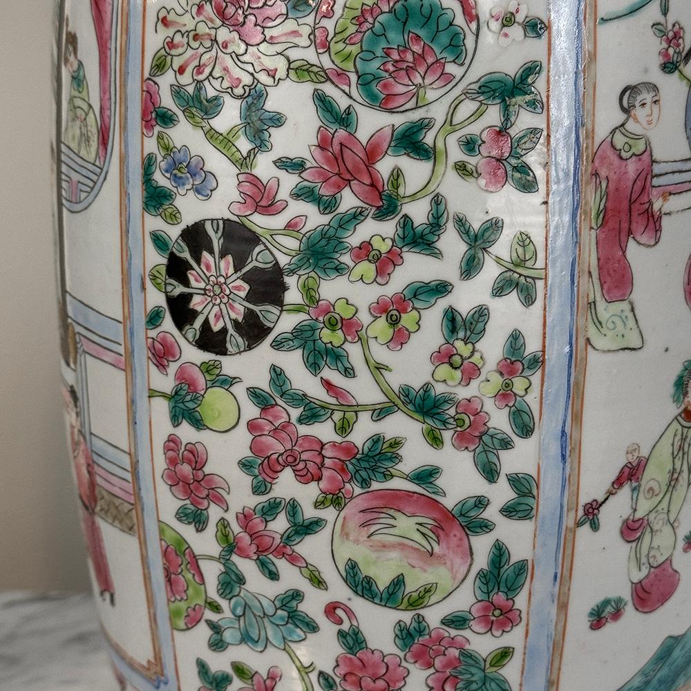 Paire de vases chinois peints à la main du 19ème siècle en vente 5