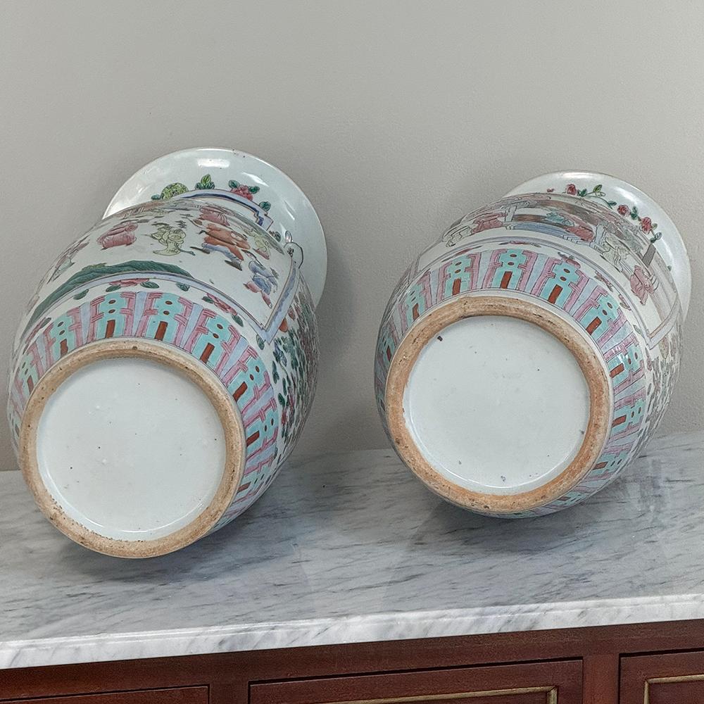 Paire de vases chinois peints à la main du 19ème siècle en vente 12