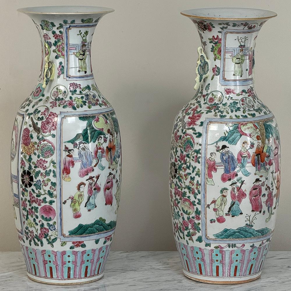 Exportation chinoise Paire de vases chinois peints à la main du 19ème siècle en vente