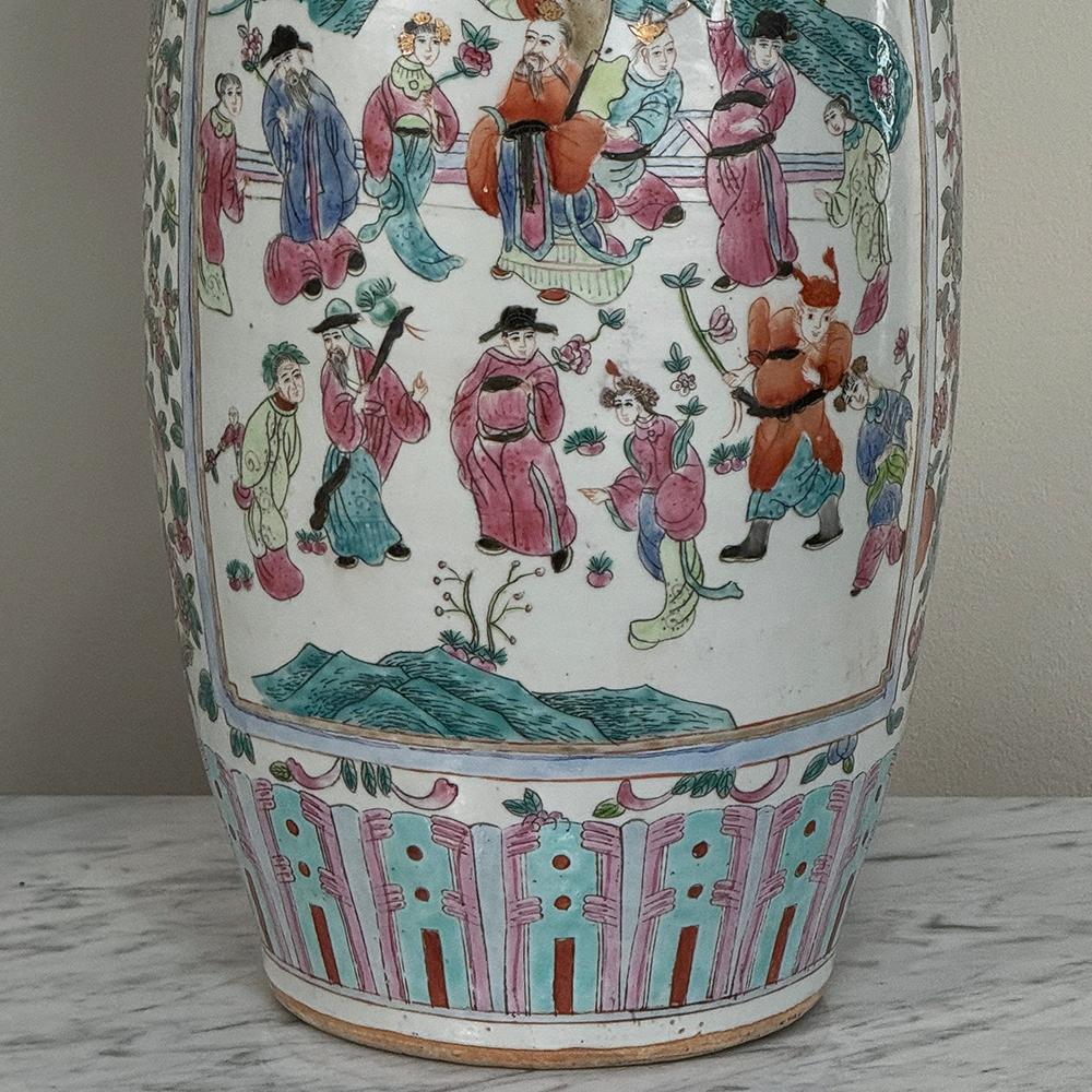 Porcelaine Paire de vases chinois peints à la main du 19ème siècle en vente