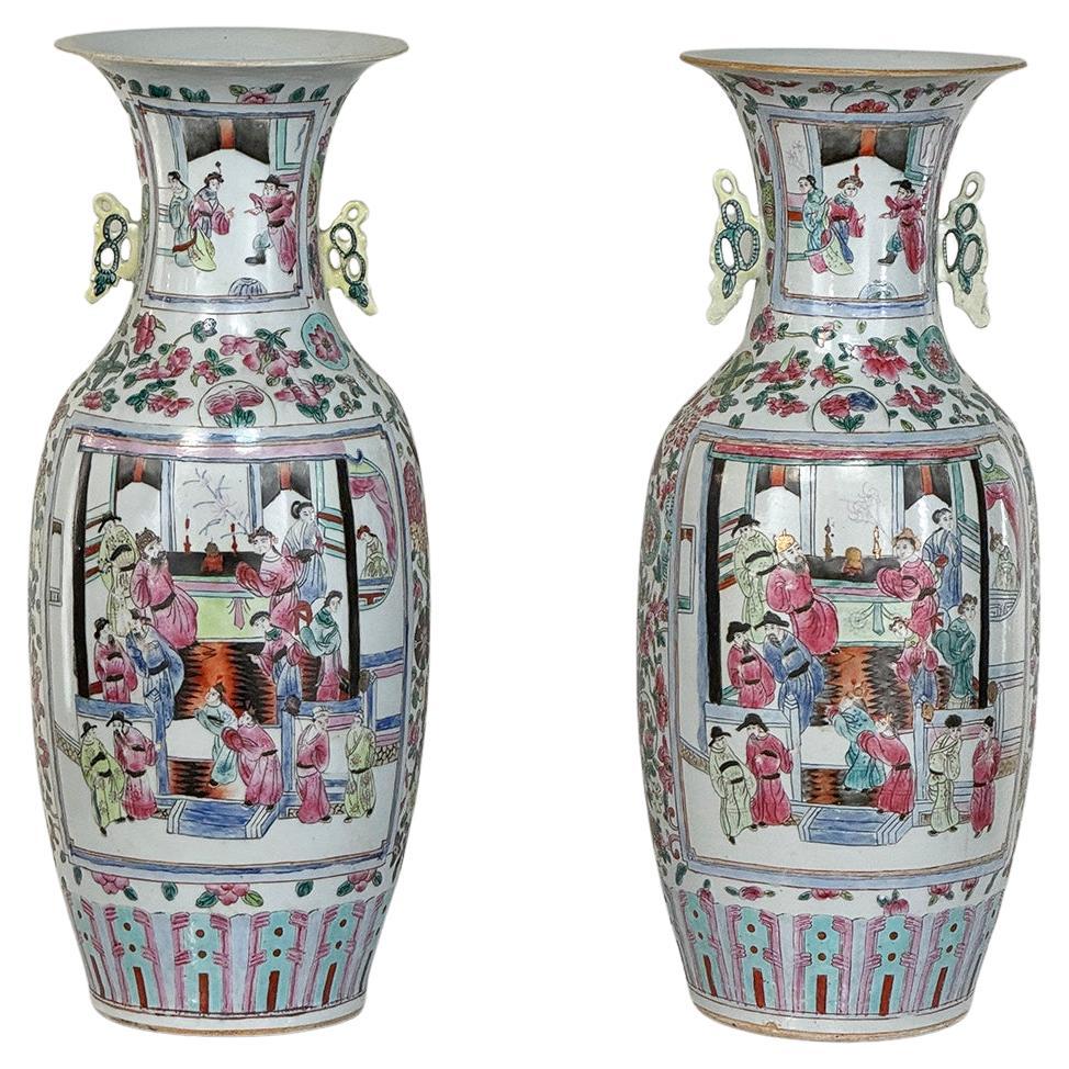 Paire de vases chinois peints à la main du 19ème siècle