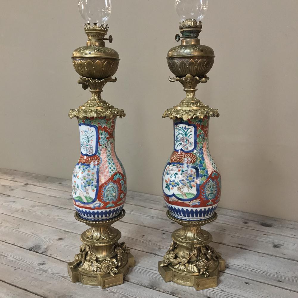 Hand-Crafted Pair of 19th Century Hand Painted Porcelain and Bronze Oil Lanterns For Sale