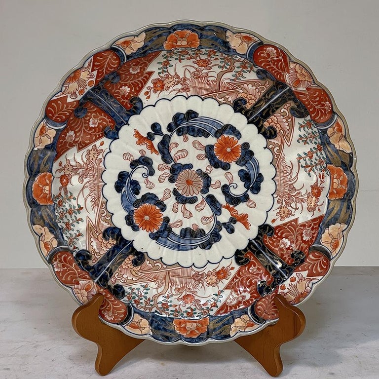 Pair 19th Century Imari HandPainted Decorative Plates For Sale at 1stDibs