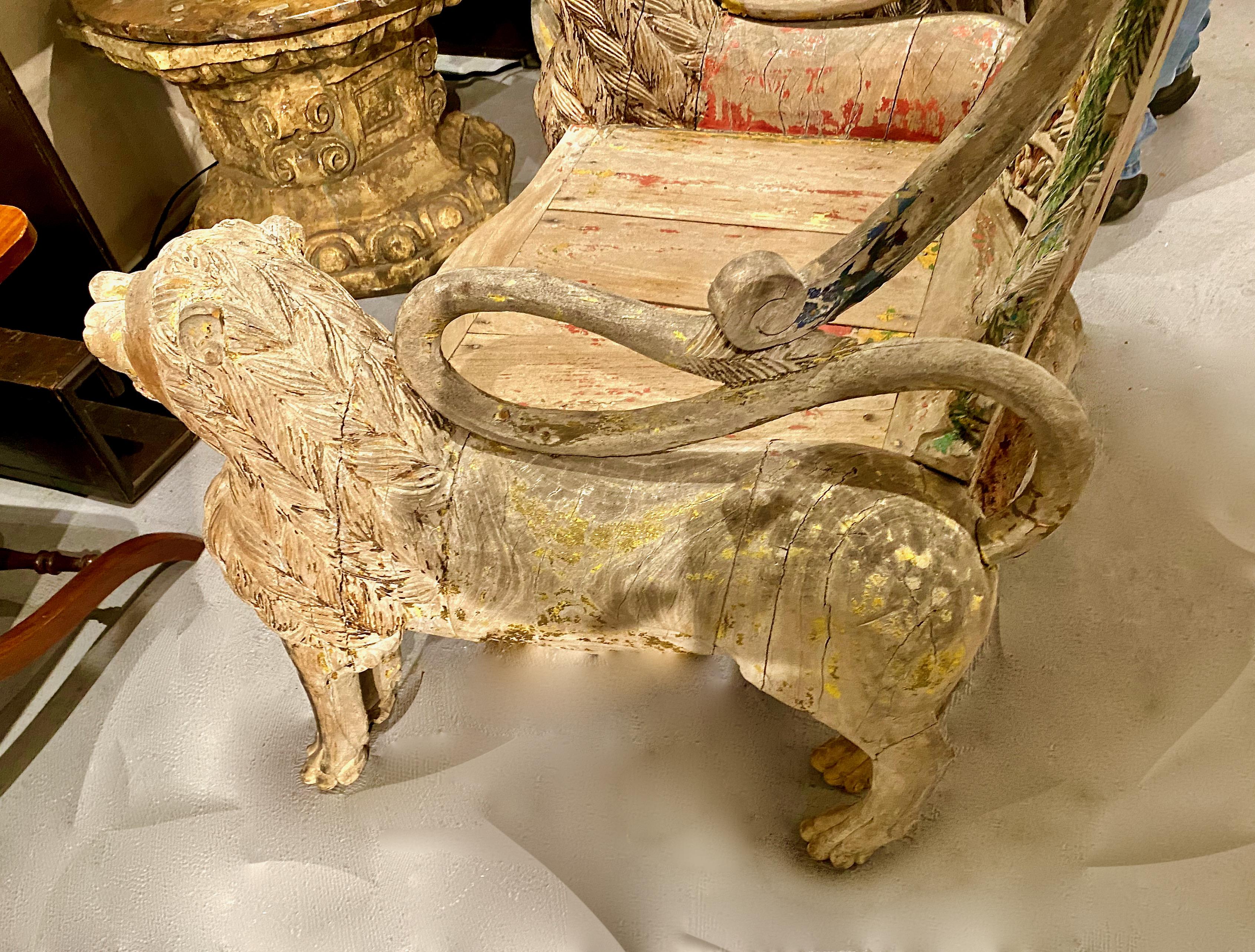 Paire de chaises à trône indiennes du 19e siècle en vente 4