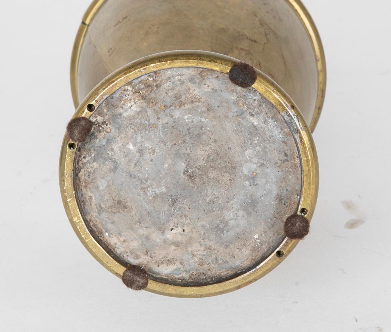 Bronzo Coppia di urne in bronzo italiane del XIX secolo con fiamma in vendita