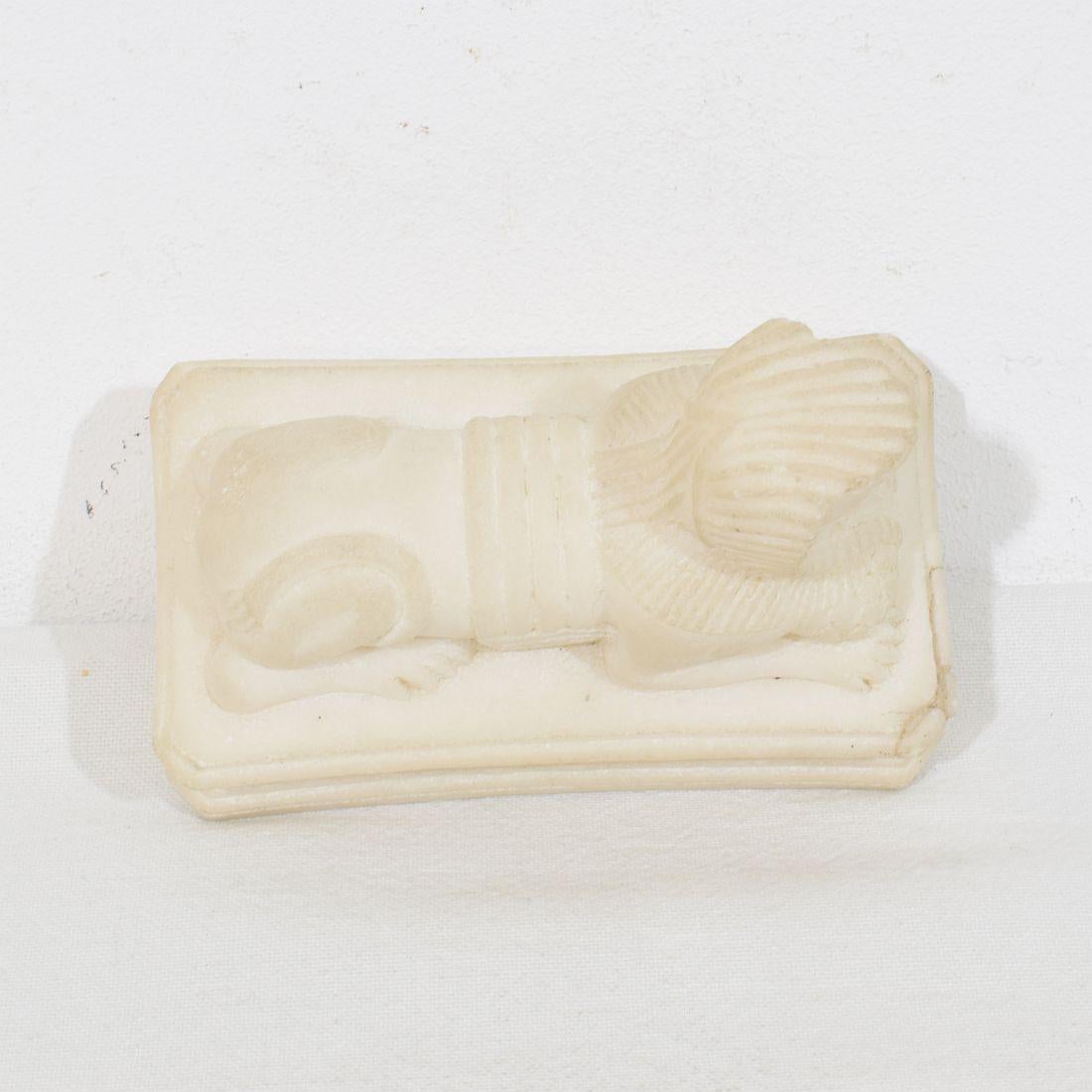 Paire de sphinx en albâtre du Grand Tour d'Italie du XIXe siècle en vente 13