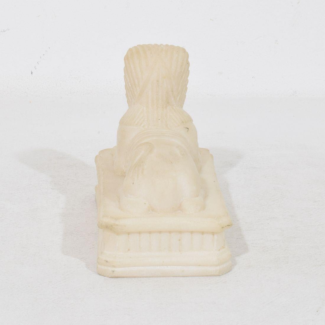 Paire de sphinx en albâtre du Grand Tour d'Italie du XIXe siècle en vente 1