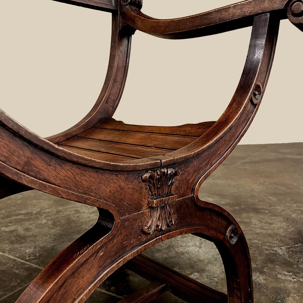 Paire de fauteuils de la Renaissance italienne du 19ème siècle ~ Dagoberts en vente 2