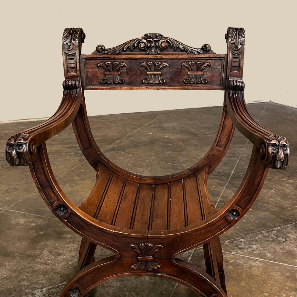 Paire de fauteuils de la Renaissance italienne du 19ème siècle ~ Dagoberts en vente 6
