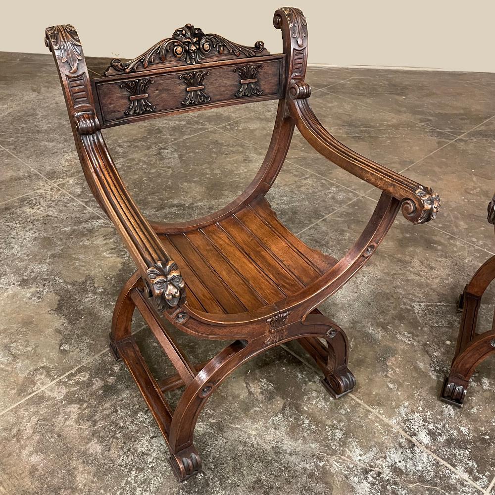 Paire de fauteuils de la Renaissance italienne du 19ème siècle ~ Dagoberts Bon état - En vente à Dallas, TX