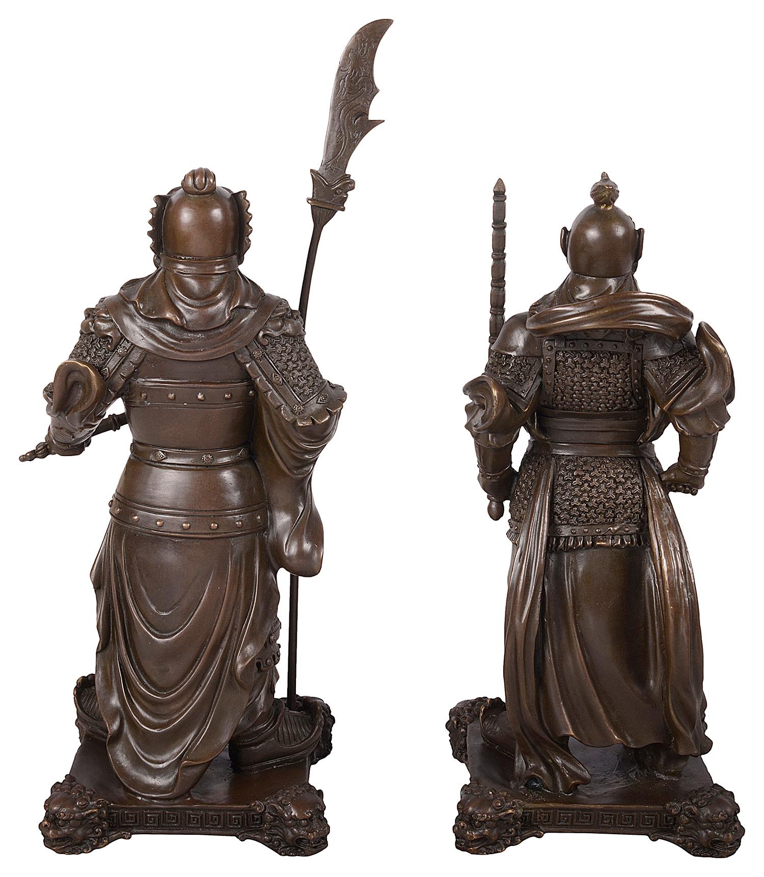 Moulage Paire de statues en bronze japonaises du 19e siècle représentant des guerriers samouraïs