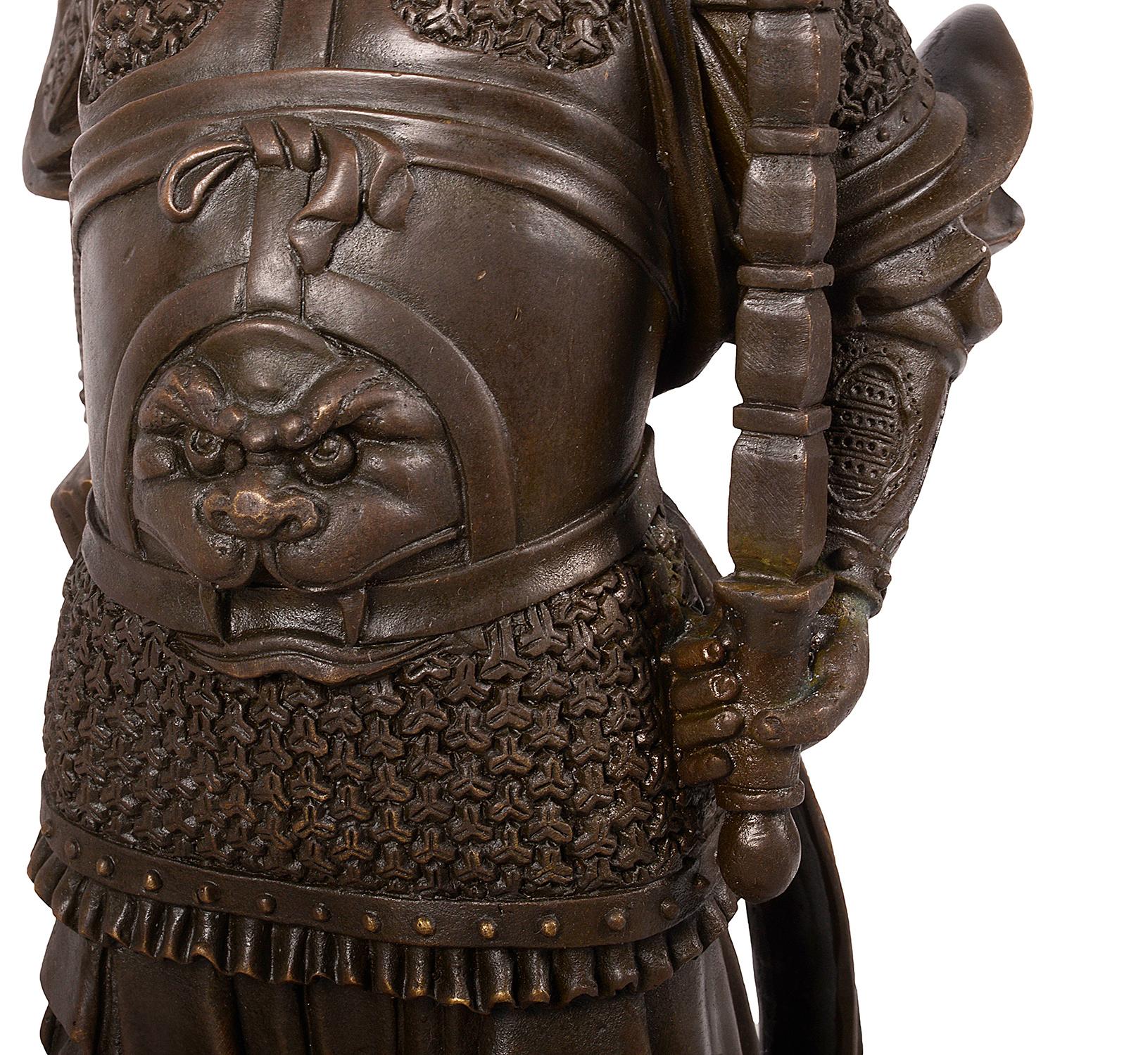 Bronze Paire de statues en bronze japonaises du 19e siècle représentant des guerriers samouraïs