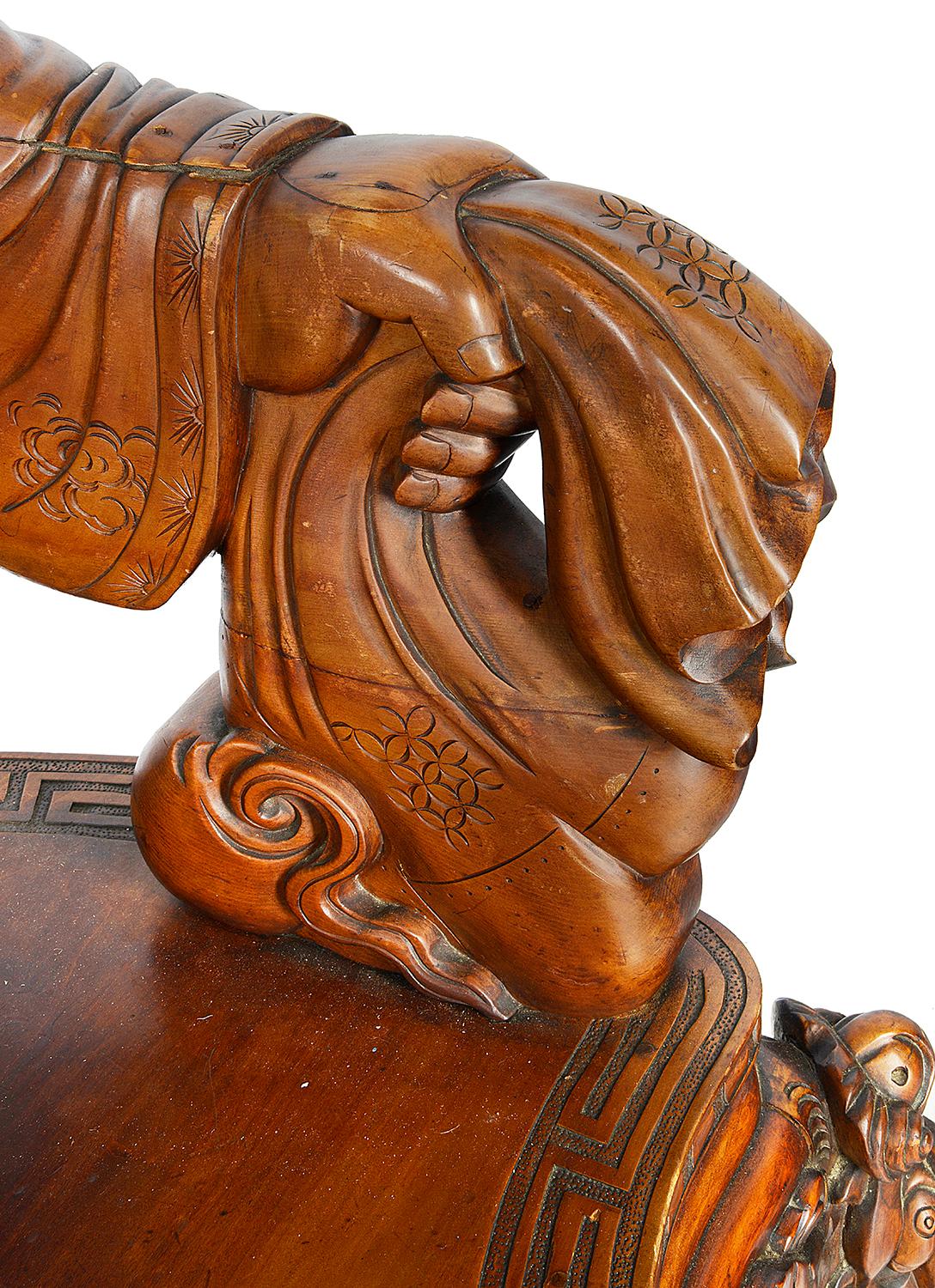 Fauteuils japonais en bois sculpté de la période Meiji, vers 1900 en vente 5
