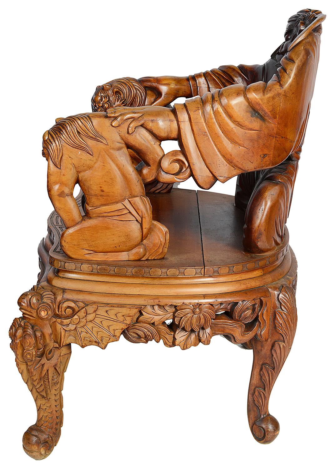 Conifera Poltrone in legno intagliato giapponese del periodo Meiji, circa 1900 in vendita