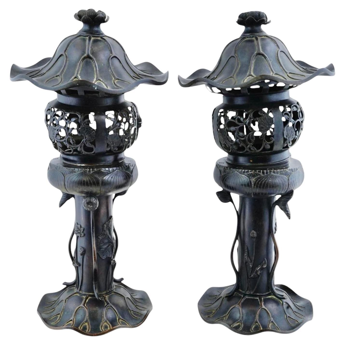 Pair 19th Century Japanese Meiji Bronze Lilly Pad Form Table Lamps For Sale
