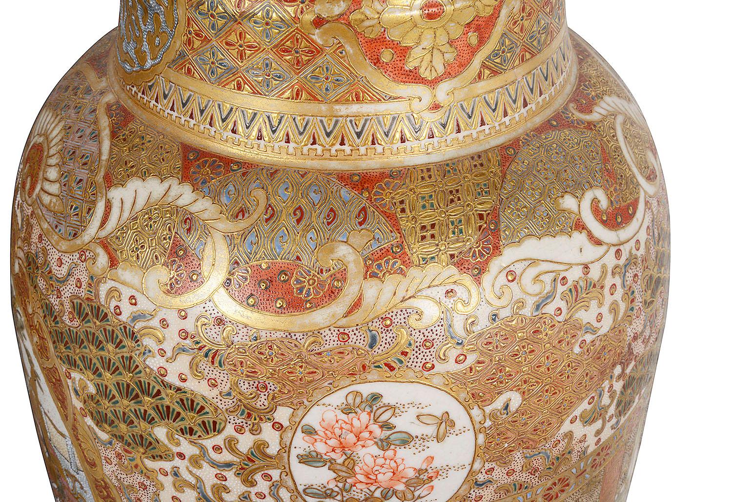 Paar japanische Satsuma-Vasen/Lampen des 19. Jahrhunderts im Angebot 9