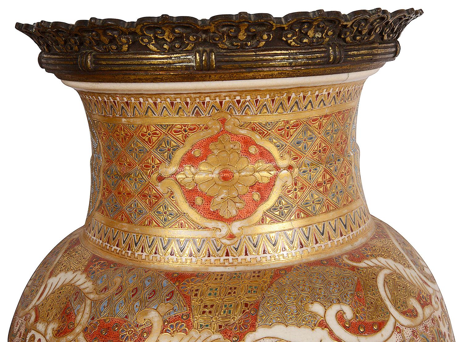 Paar japanische Satsuma-Vasen/Lampen des 19. Jahrhunderts (Porzellan) im Angebot