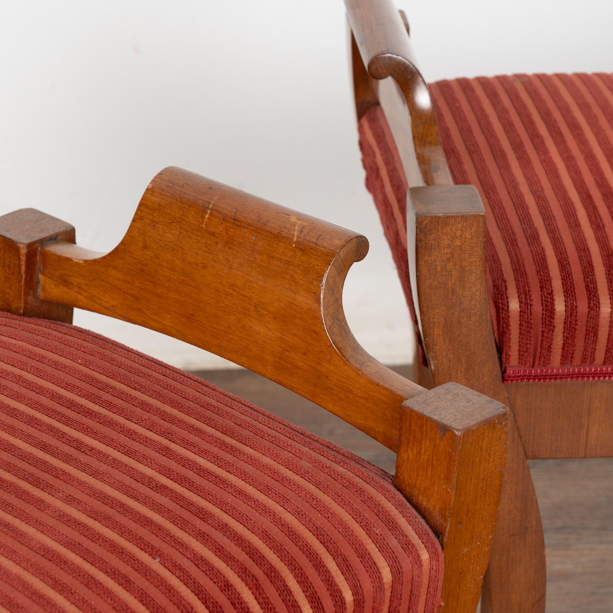 Suédois Paire de tabourets en acajou de style Karl Johan du 19e siècle