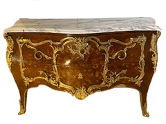 Importante commode française Louis XV attribuée à Pierre-Antoine Foullet, 19ème siècle