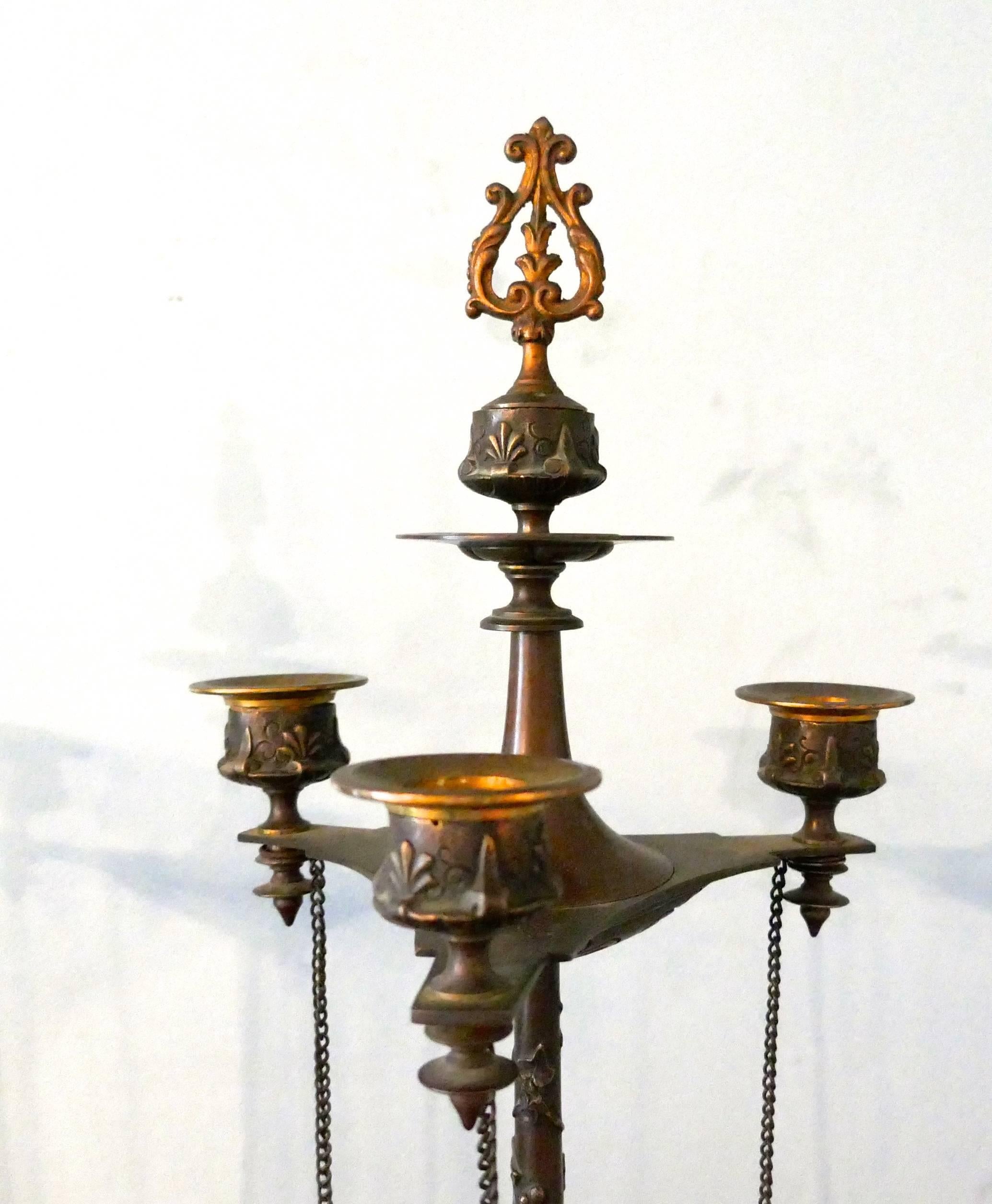 Coppia di candelabri in bronzo di Louis Philippe con tabacchiere in vendita 3