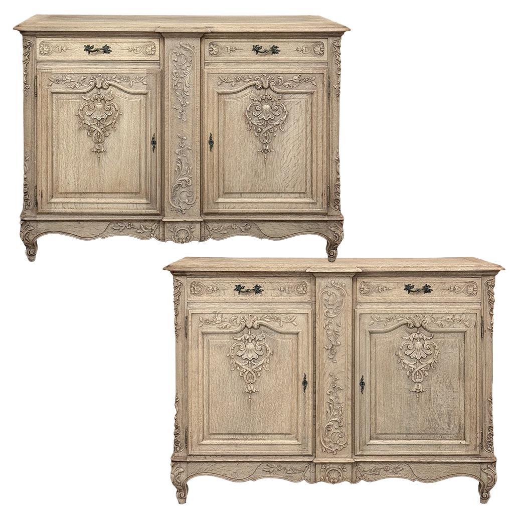 Coppia di buffet Luigi XIV del XIX secolo in Oak scortecciato