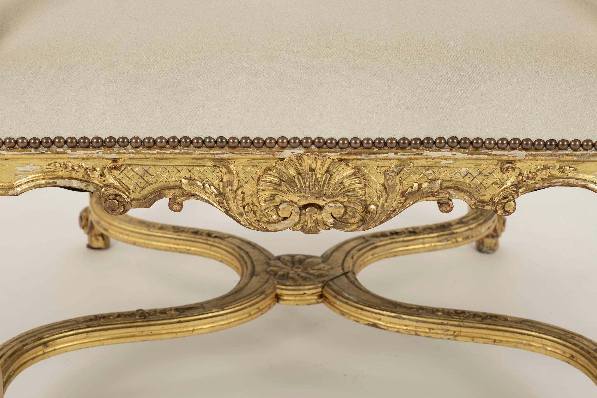 Paire de fauteuils de style Louis XV du 19ème siècle en vente 4