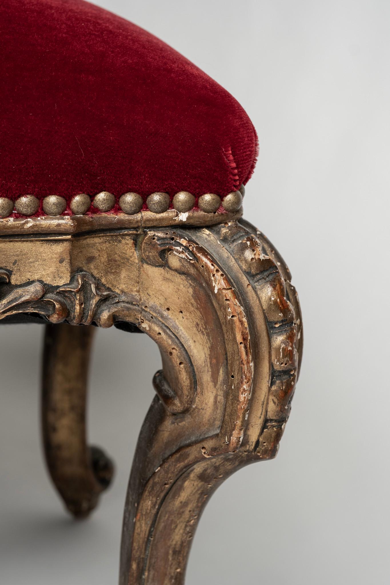 Pair 19th Century Louis XV Style Gold Giltwood Rouge Red Mohair Tabourets For Sale 1
