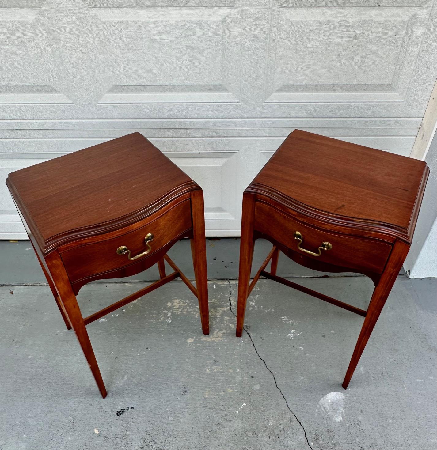 French Pair 19th Century Louis XVI Style Mahogany Serpentine Nightstands. For Sale
