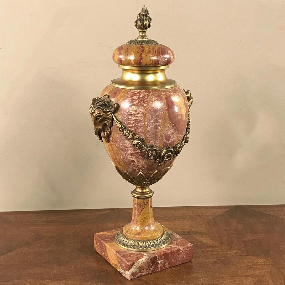 Pair of 19th Century Marble and Bronze Cassolettes or Mantel Urns In Good Condition In Dallas, TX