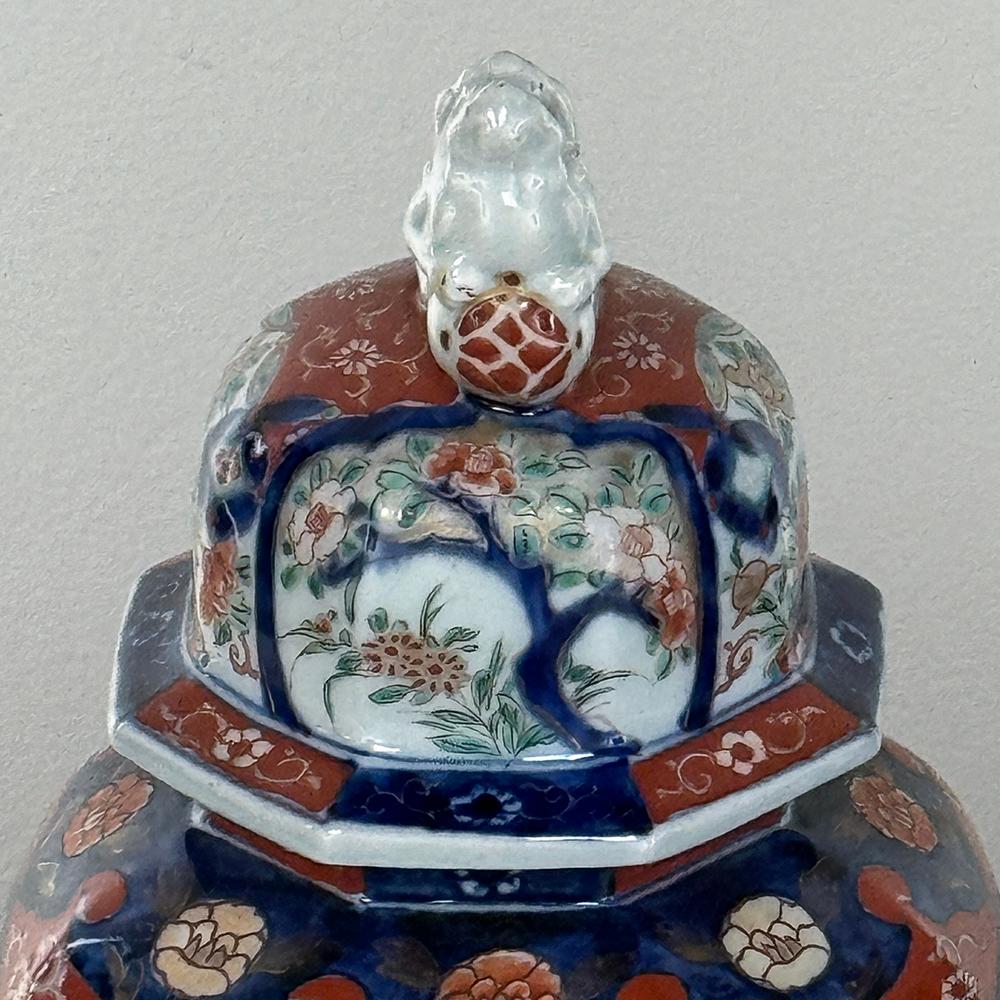 Coppia di urne con coperchio Imari giapponesi del XIX secolo del periodo Meiji in vendita 4