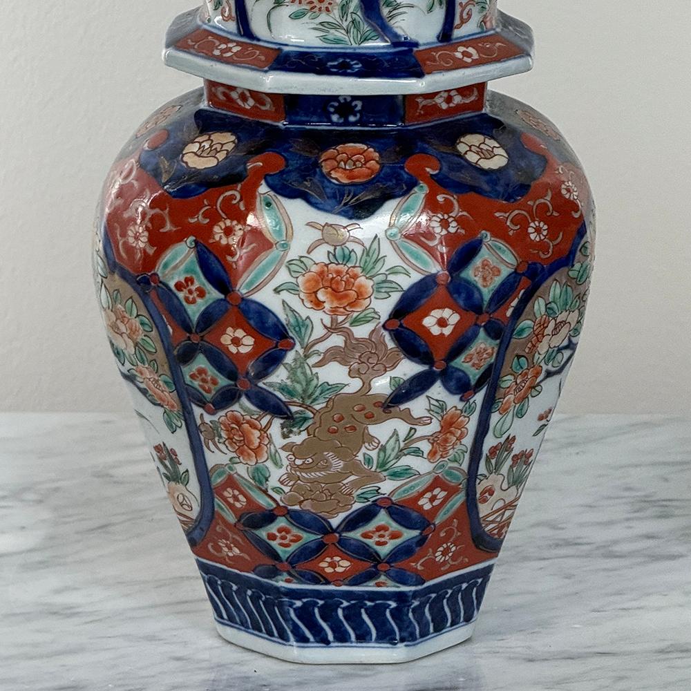 Coppia di urne con coperchio Imari giapponesi del XIX secolo del periodo Meiji in vendita 5