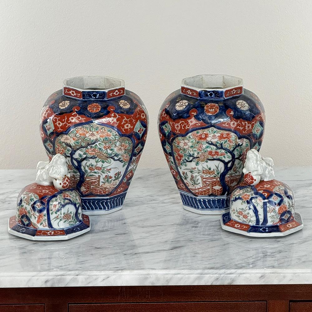 Coppia di urne con coperchio Imari giapponesi del XIX secolo del periodo Meiji in vendita 9