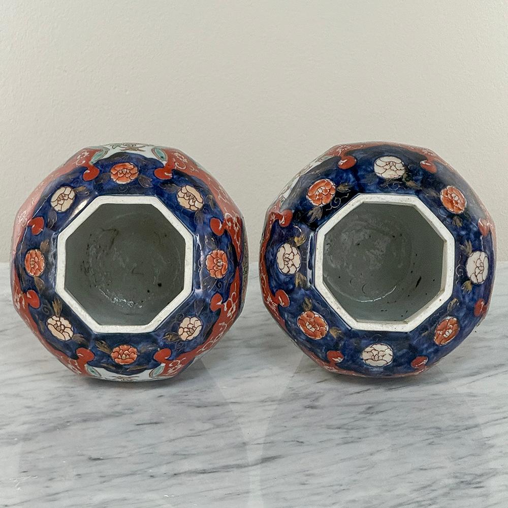 Coppia di urne con coperchio Imari giapponesi del XIX secolo del periodo Meiji in vendita 11