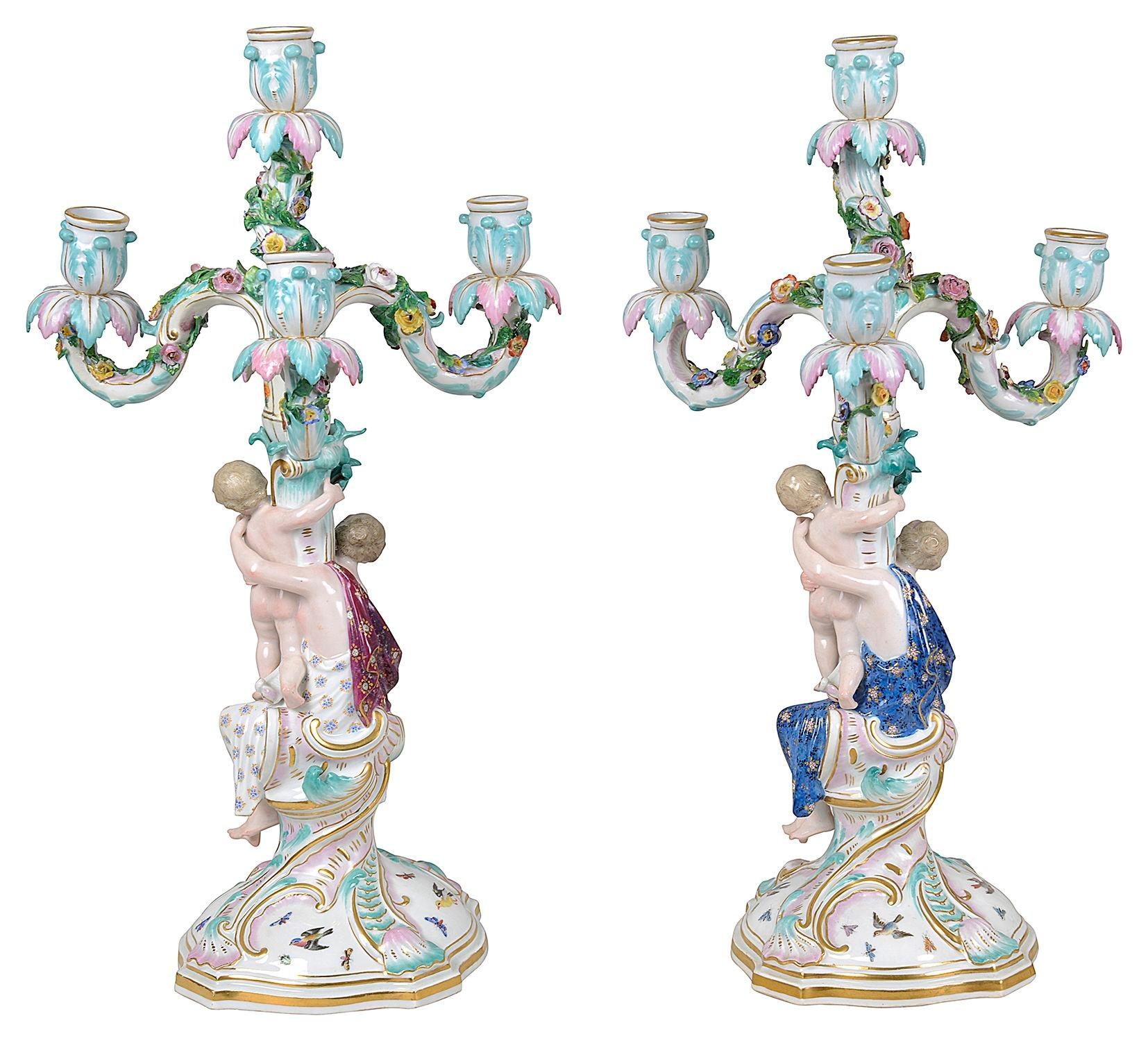 Coppia di candelabri di Meissen del XIX secolo In condizioni buone in vendita a Brighton, Sussex