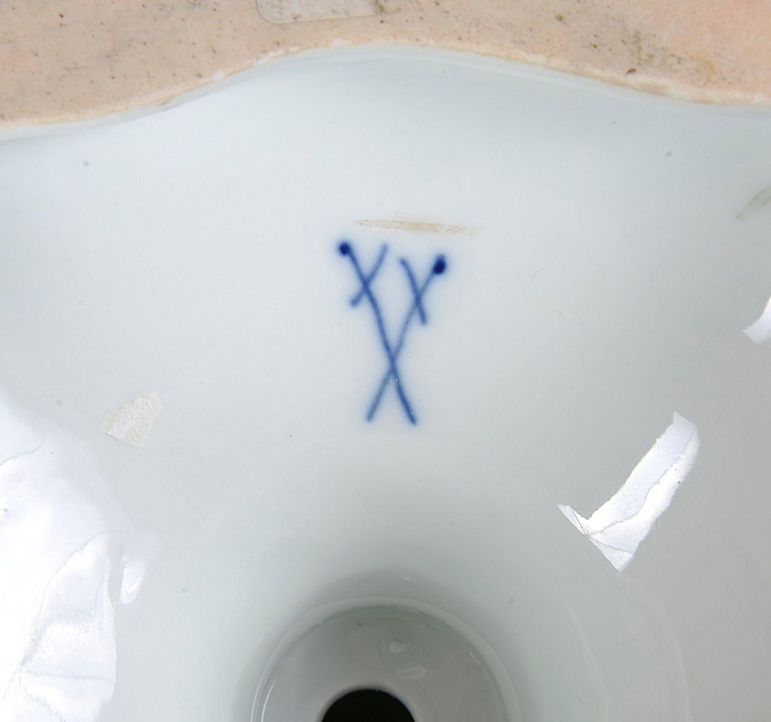 Coppia di candelabri di Meissen del XIX secolo in vendita 2