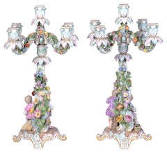 Pareja de candelabros de porcelana de Meissen del siglo XIX