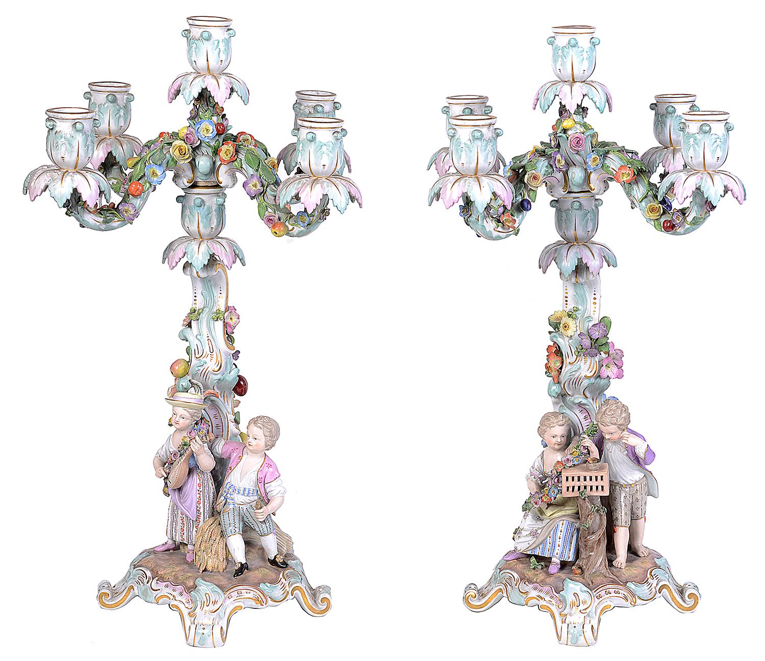 Paire de chandeliers en porcelaine de Meissen du 19e siècle en vente