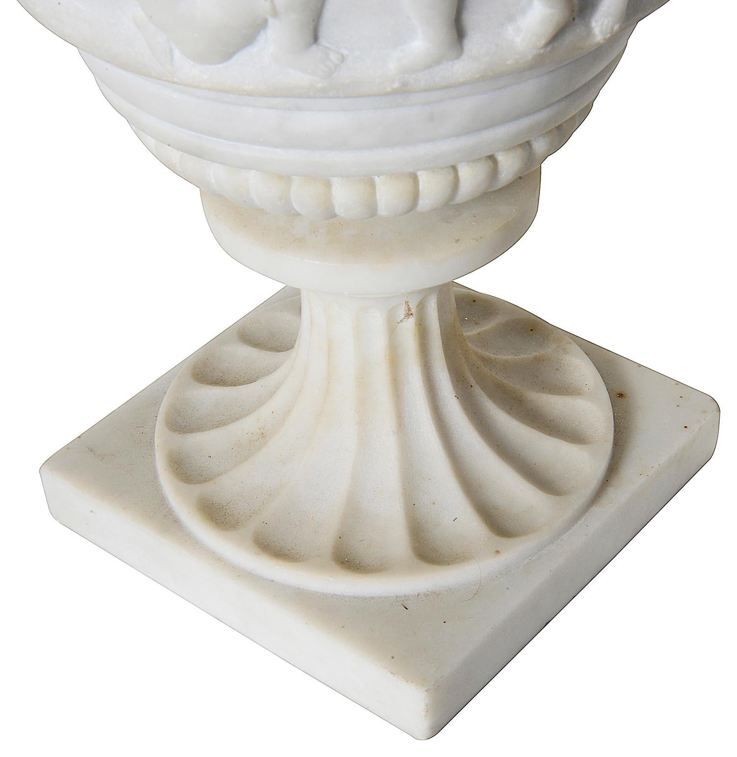 Pair of 19th Century Neoclassical Carved Marble Urns In Good Condition In Brighton, Sussex