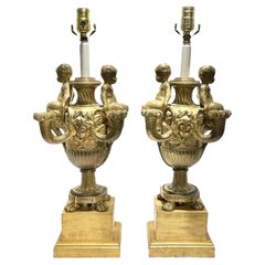 Paar neoklassizistische Tischlampen aus vergoldeter Bronze im Louis-XVI.-Stil des 19. Jahrhunderts