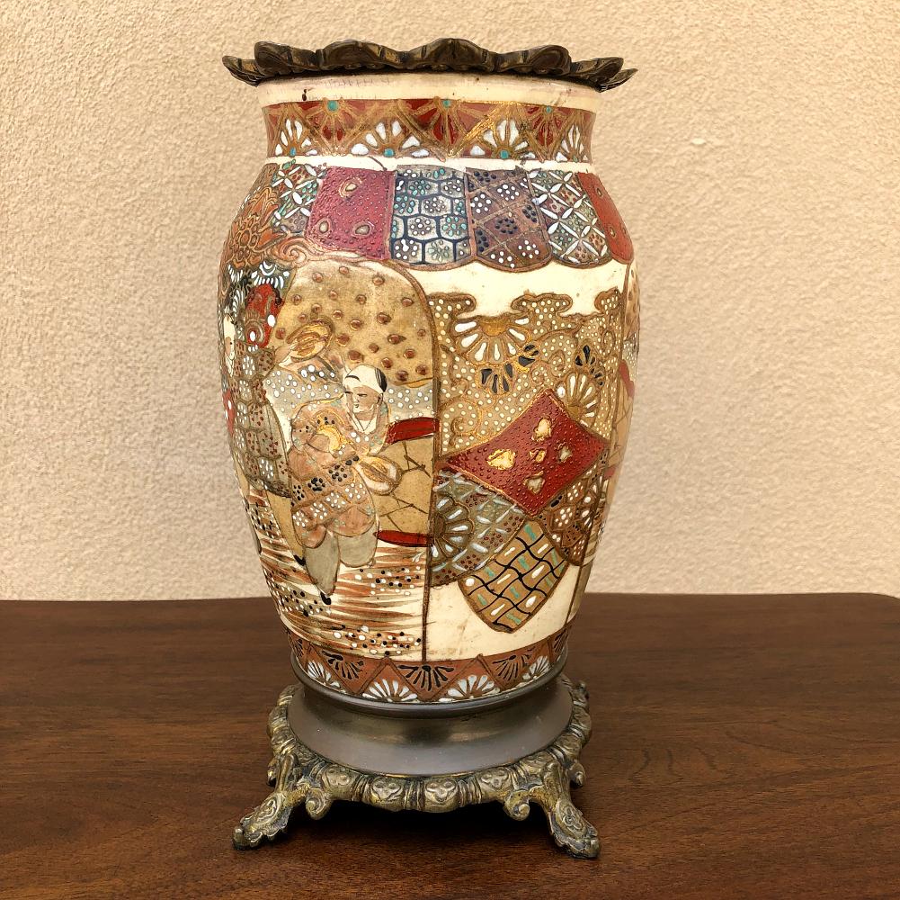 Pair of 19th Century Oriental Satsuma Vases, ca. 1880 For Sale 5