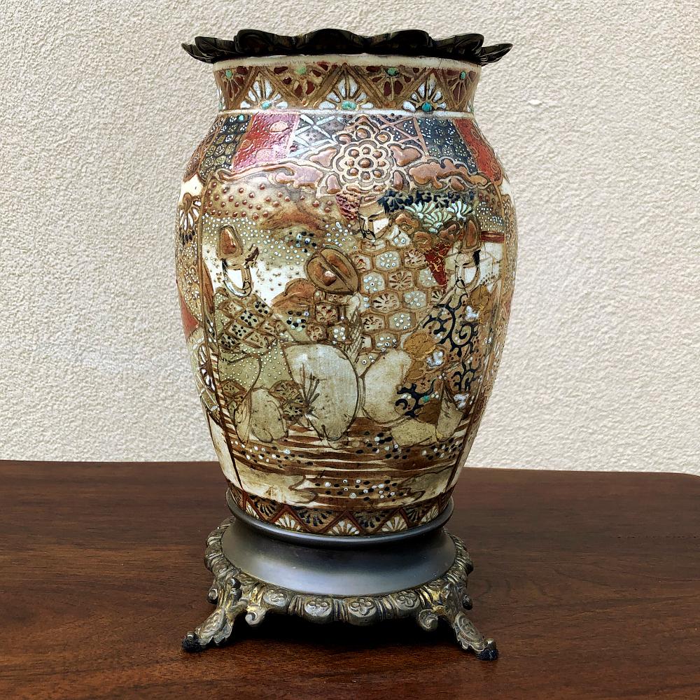 Pair of 19th Century Oriental Satsuma Vases, ca. 1880 In Good Condition For Sale In Dallas, TX