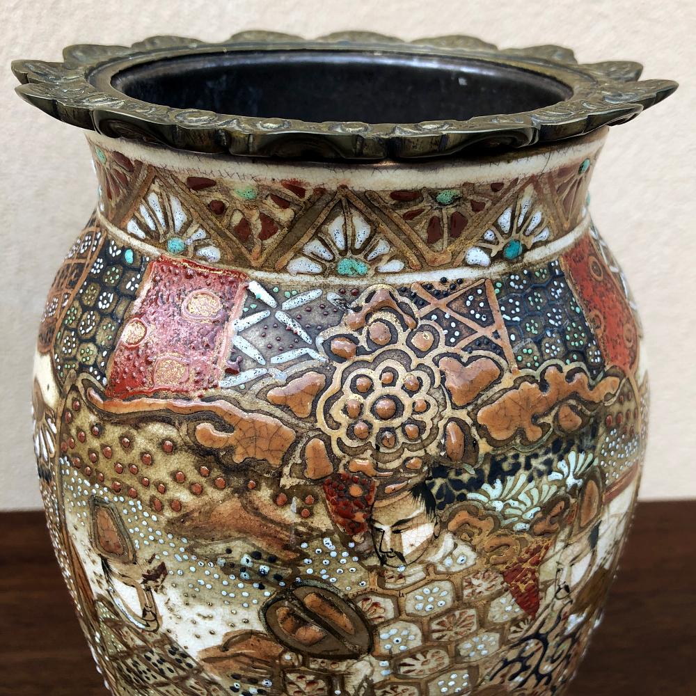 Bronze Pair of 19th Century Oriental Satsuma Vases, ca. 1880 For Sale