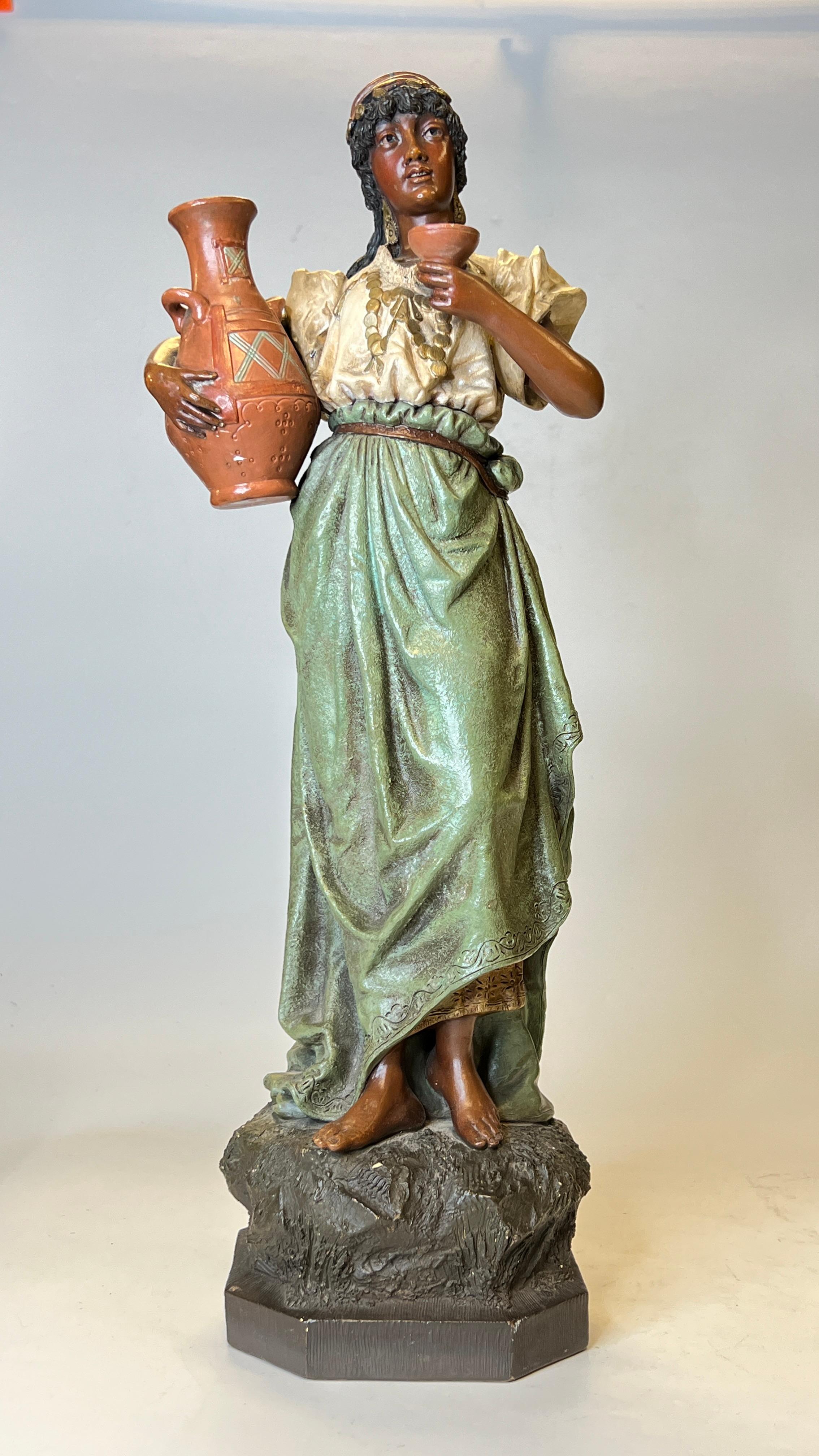 Paar orientalische polychrome Terrakotta-Figuren des 19. im Angebot 5