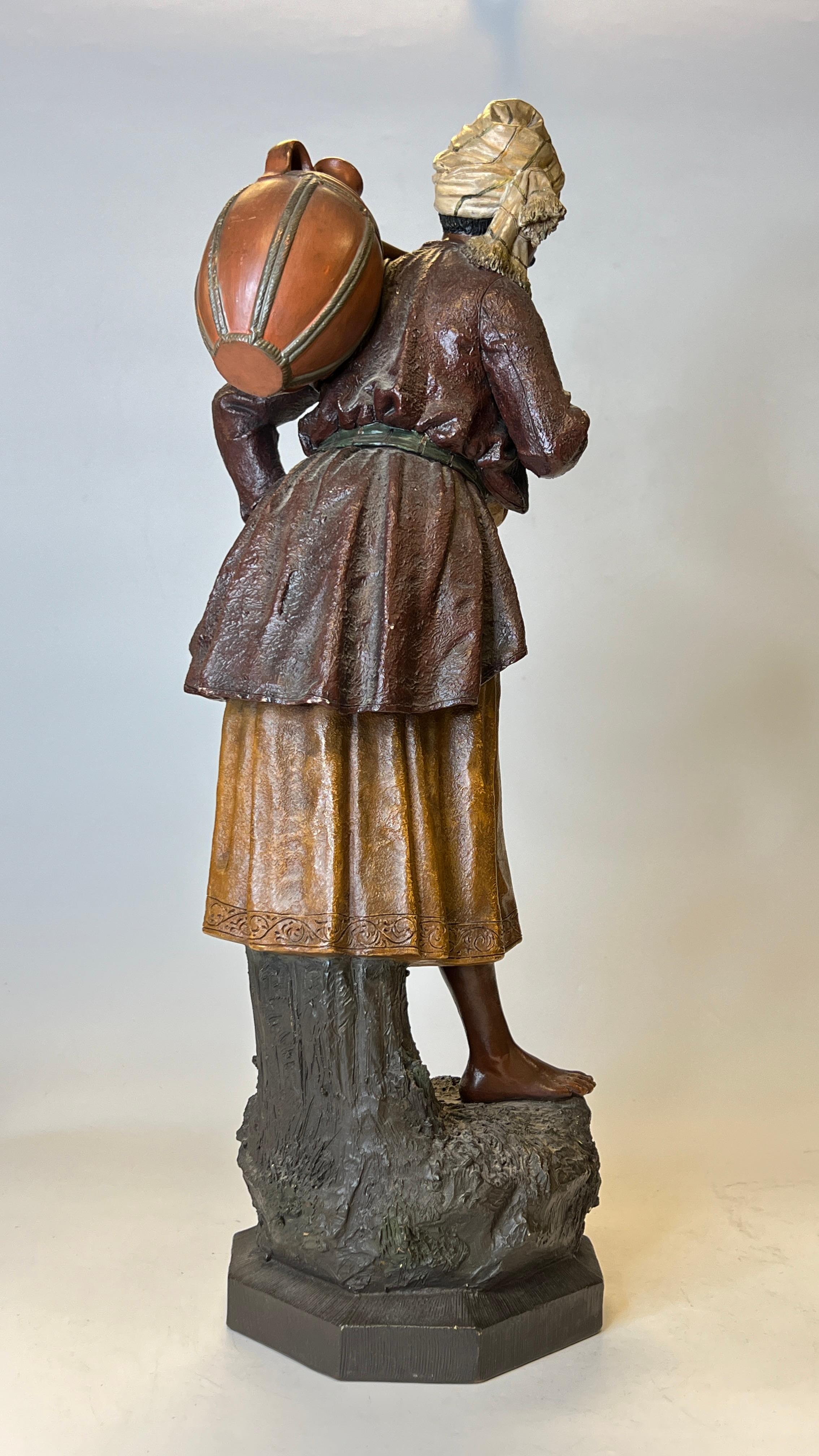 Paar orientalische polychrome Terrakotta-Figuren des 19. im Angebot 3