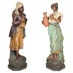 Paire de figurines orientalistes en terre cuite polychrome du 19e siècle